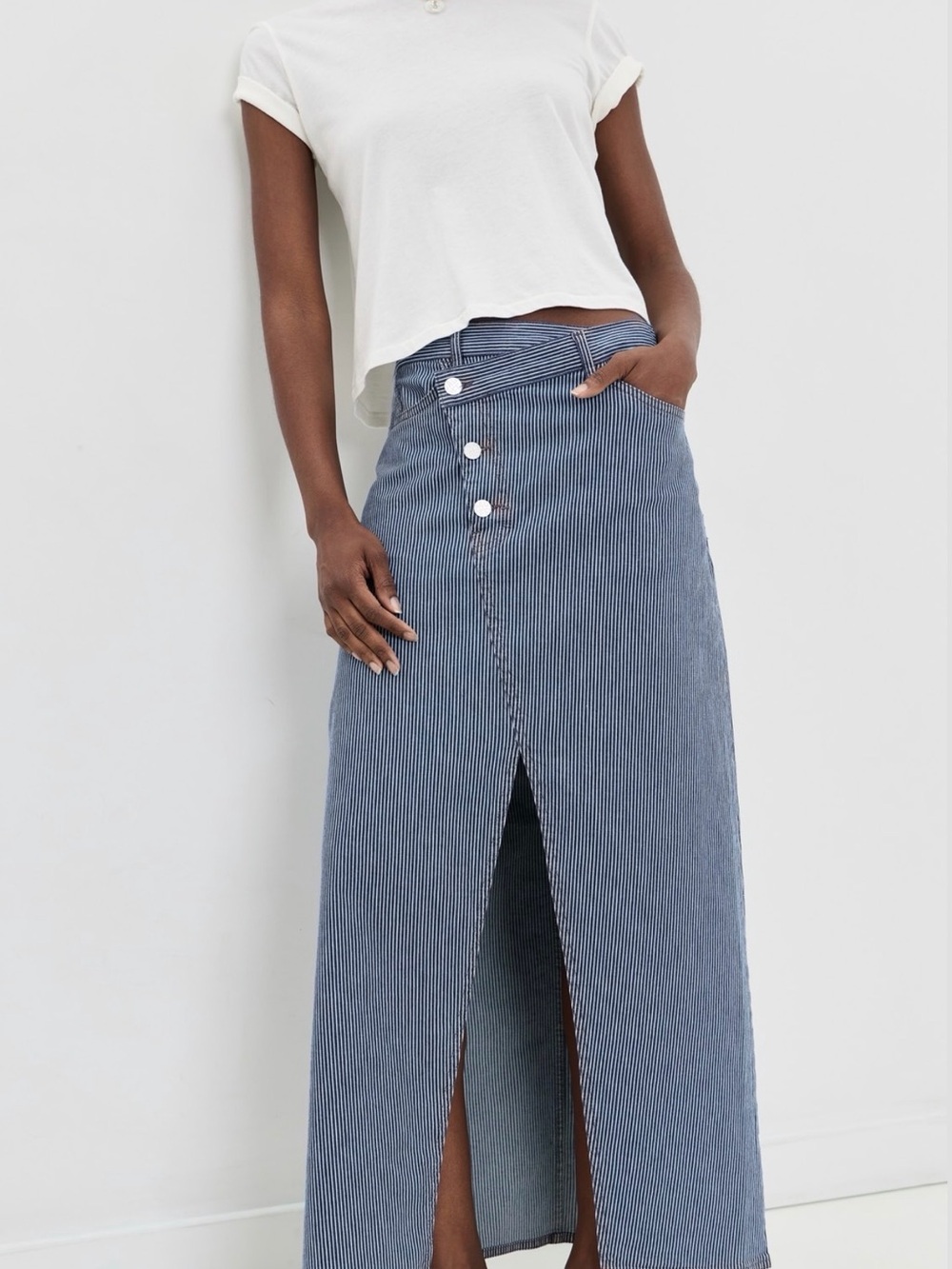 Baum und pferdgarte Button-Front Blue denim Pinstripe Maxi Skirt with Front Slit